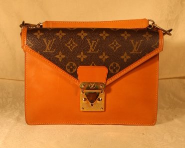 Louis Vuitton Sac Biface Monogram Purse (1 of 7)