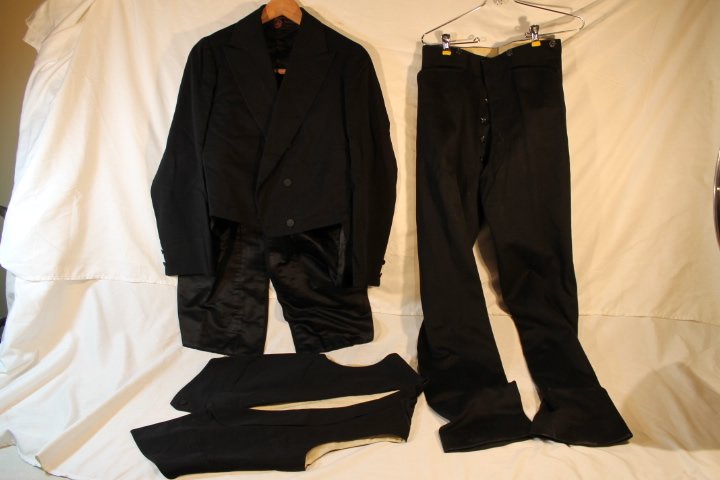 Victorian Mens Tuxedo Set (1 of 1)