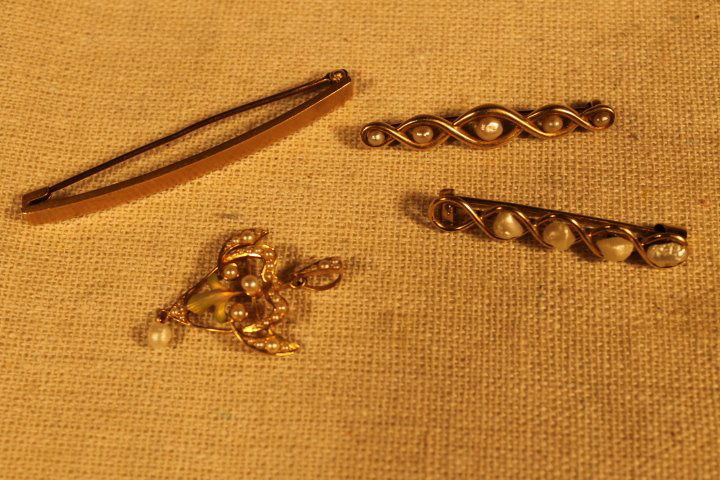 4 Pcs 14 kt Gold (1 of 5)