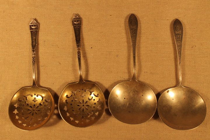 2 Pr of Sterling Silver Pea Servers (1 of 5)