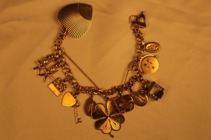 Heavy 14kt Gold Charm Bracelet (1 of 9)