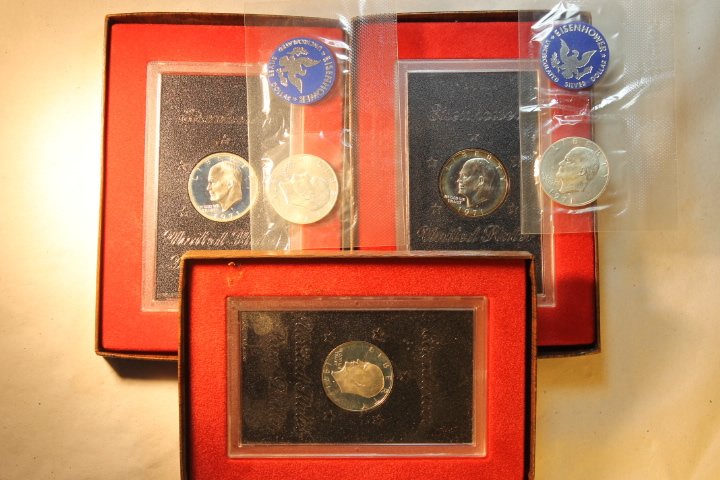 5 US Eisenhower Dollars (1 of 5)