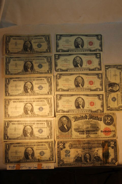 Lot of 1 & 2 Dollar Bills (1 of 6)