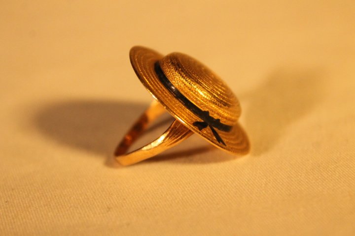 15kt Gold Hat Ring, Original Homers Box: Hat ring with black ribbon, weight is 6.6 grams, size is 5 3/4, and come with an original Homers box