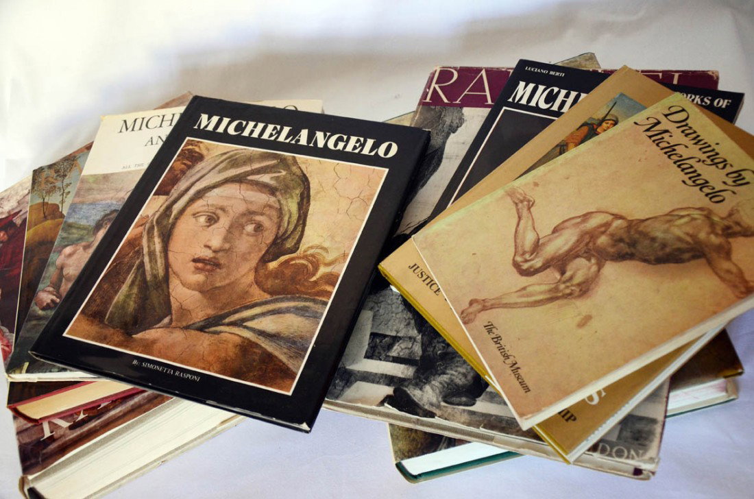 Michelangelo and Raphael: Five titles on Michelangelo and four titles on Raphael including The Complete Works of Raphael published by Reynal & Company. Mostly hard covers with dustwrappers, large format books. In very good con