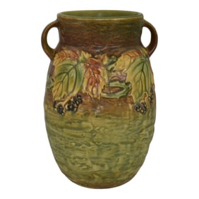 Roseville Blackberry 1932 Vintage Art Pottery Green Ceramic Flower Vase 576-8