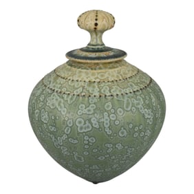 Glenn Woods 2016 Studio Pottery Hand Made Green Crystalline Lidded Ceramic Vase
