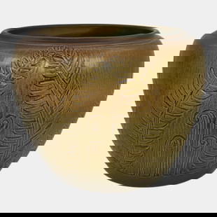 North Dakota School of Mines UND Vintage Pottery Fiddlehead Fern Vase Huckfield: We offer in house shipping on all items. Plus spend $2000 on winning bids and your shipping is free. North Dakota School of Mines UND Vintage Pottery Fiddlehead Fern Vase Huckfield. Large and magnific