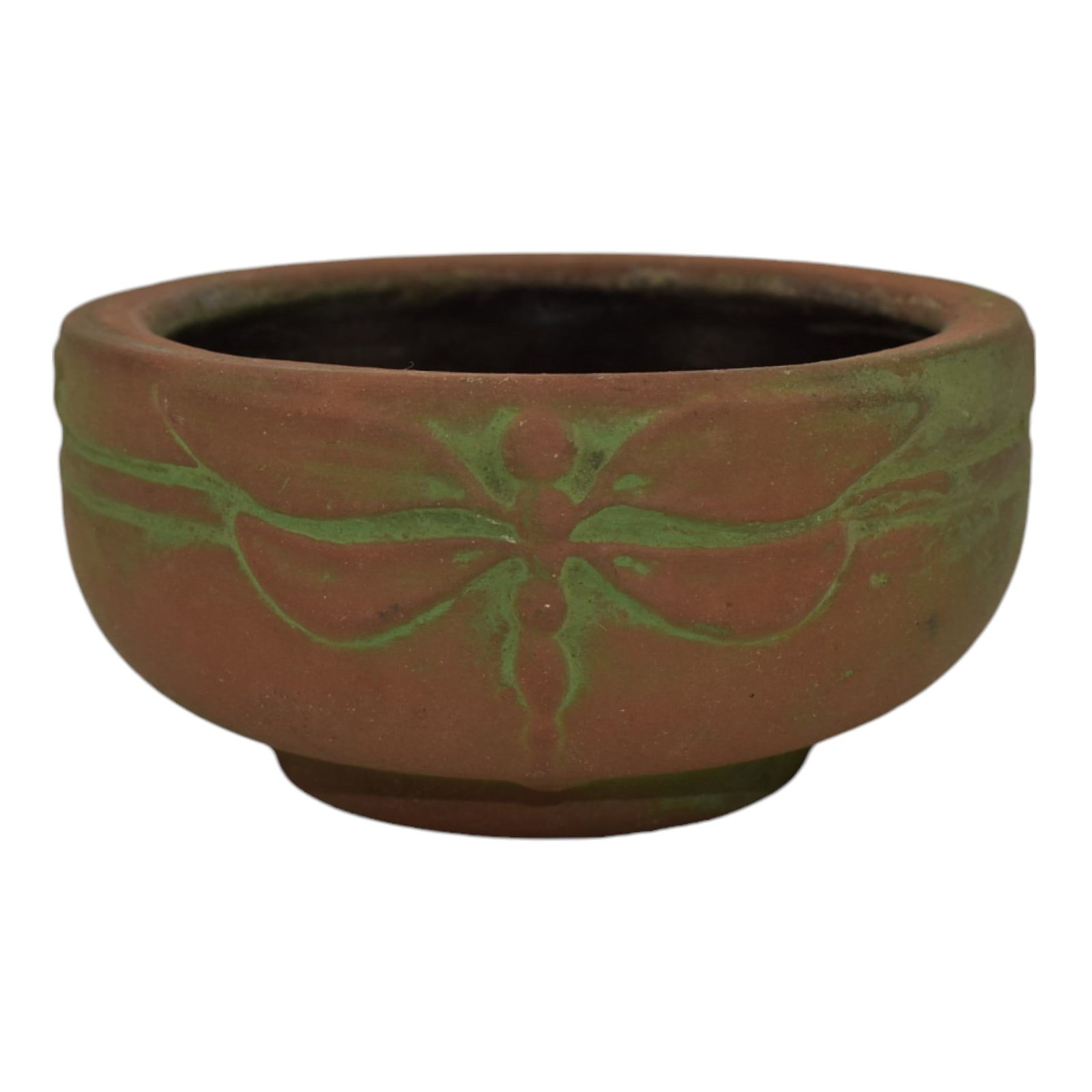 Peters and Reed Moss Aztec 1920s Arts And Crafts Pottery Dragonfly Ceramic Bowl: We offer in house shipping on all items. Plus spend $2000 on winning bids and your shipping is free. Peters and Reed Moss Aztec 1920s Arts And Crafts Pottery Dragonfly Ceramic Bowl. Great form and col