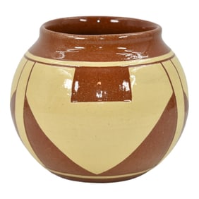 Pine Ridge Sioux Dakota Pottery Hand Made Brown Geometric Design Vase Cottier