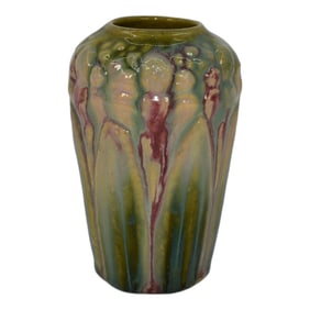 Brush McCoy Majolica Amaryllis 1926 Vintage Art Pottery Green Ceramic Vase 082