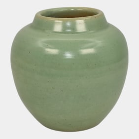 North Dakota School of Mines UND Vintage Pottery Green Vase Mattson