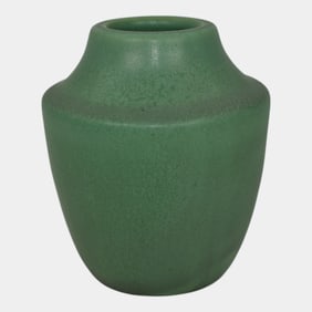 Teco Vintage Arts And Crafts Pottery Matte Green Vase 366