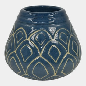 North Dakota School of Mines UND Carved Pottery Vase 4403 Huck