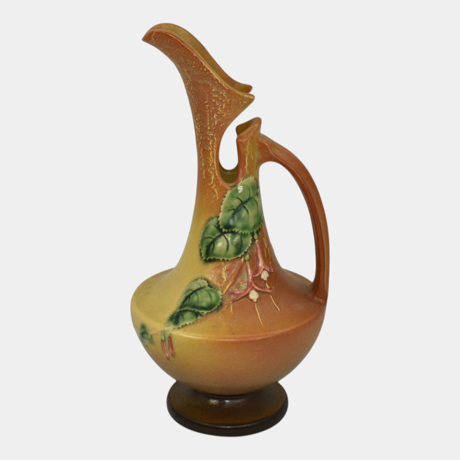 Roseville Fuchsia Brown 1938 Vintage Art Pottery Pitcher Ewer 902-10: We offer in house shipping on all items. Plus spend $2000 on winning bids and your shipping is free. Roseville Fuchsia Brown 1938 Vintage Art Pottery Pitcher Ewer 902-10 Crisp mold and great color on 