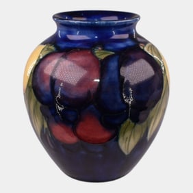 Moorcroft Art Pottery England 1918-28 Cobalt Blue Wisteria Vase