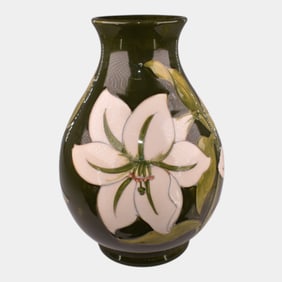 Moorcroft Art Pottery England 1928-1949 Green Bermuda Lily Vase