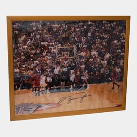 Chicago Bulls Michael Jordan Hand Signed 16" X 20" Last Shot Photograph