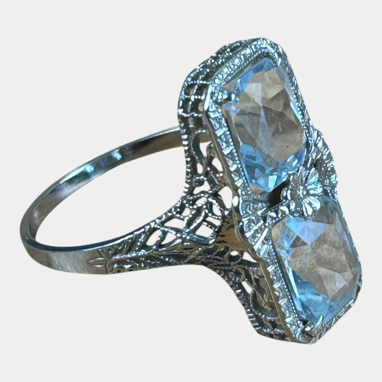 Aquamarine 14K White Gold Art Deco Pierced Setting Size 8 Ring (1 of 3)