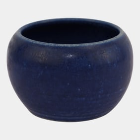 Grueby Faience Arts And Crafts Bulbous Mottled Blue Cabinet Vase