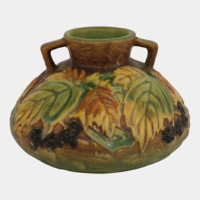Roseville Blackberry 1932 Vintage Art Pottery Green Vase 568-4