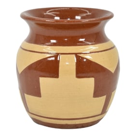 Pine Ridge Sioux Dakota Pottery Hand Made Native American Vase