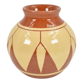 Pine Ridge Sioux Dakota Pottery Hand Made Native American Vase Cottier