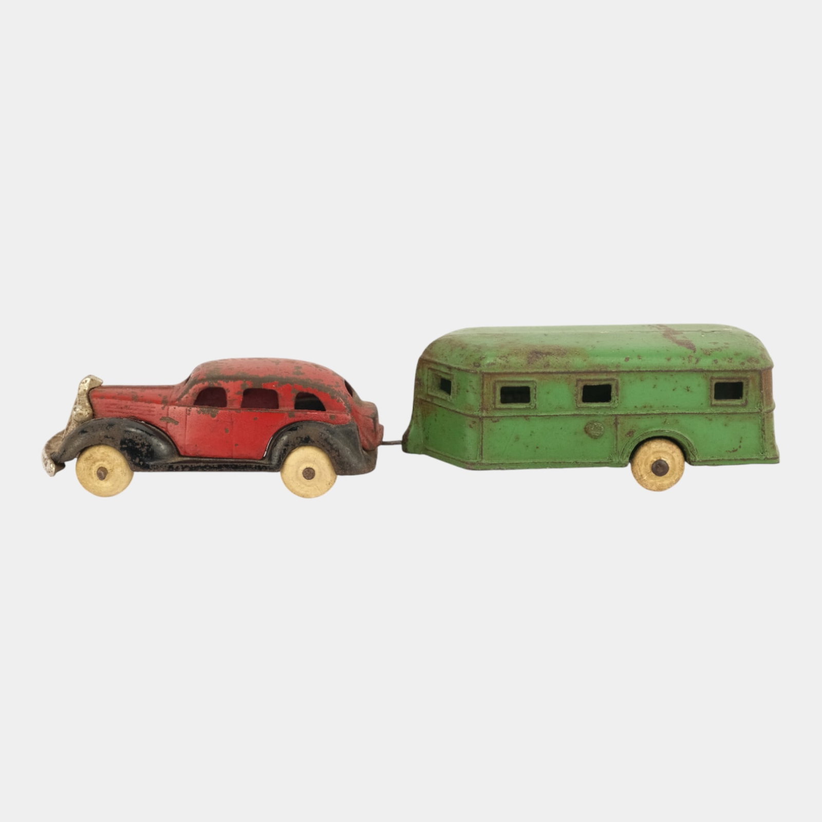 Kenton Toys 1936 Pontiac Red Cast Iron Sedan And Green House Trailer (1 of 6)
