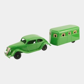 Kingsbury USA 1936 Pressed Steel Green Lincoln Zephyr and Trailer
