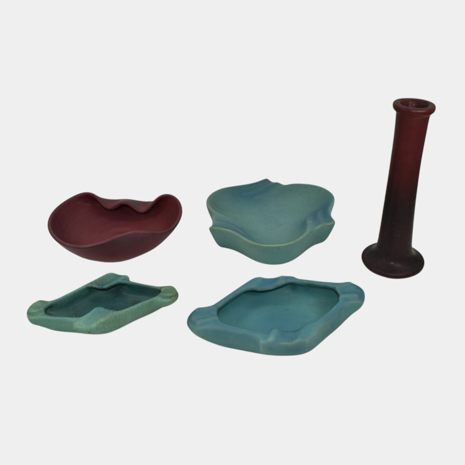 Van Briggle Vintage Art Pottery Bud Vase Four Ash Trays (1 of 6)