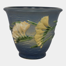 Roseville Freesia 1945 Pottery Blue Flower Pot Planter 670-5