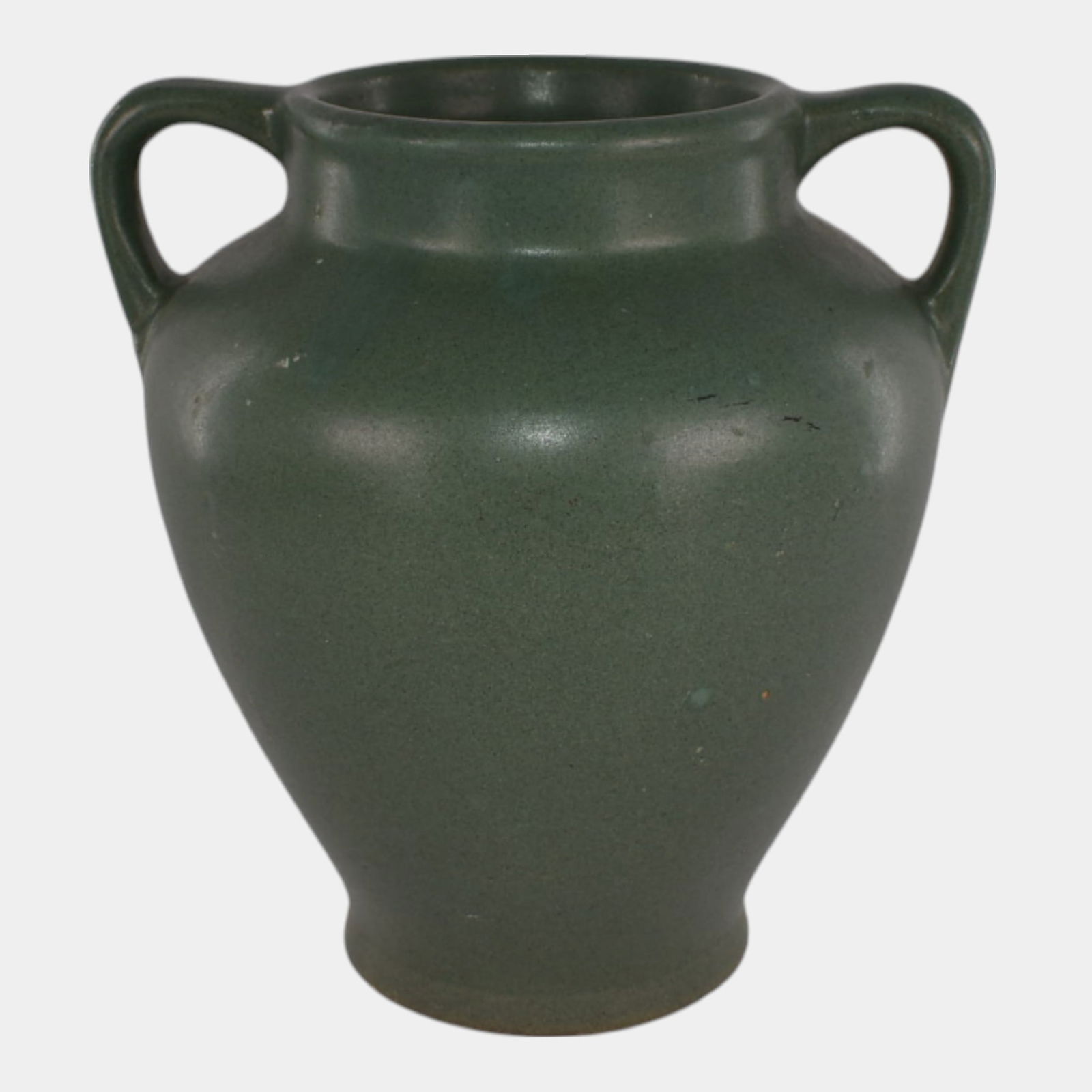 Zanesville Stoneware Vintage Pottery Matte Green Vase 791: We offer in house shipping on all items. Plus spend $500 on winning bids and your shipping is free. Zanesville Stoneware Vintage Pottery Matte Green Vase 791 Harmless small chips to bottom base. Typic