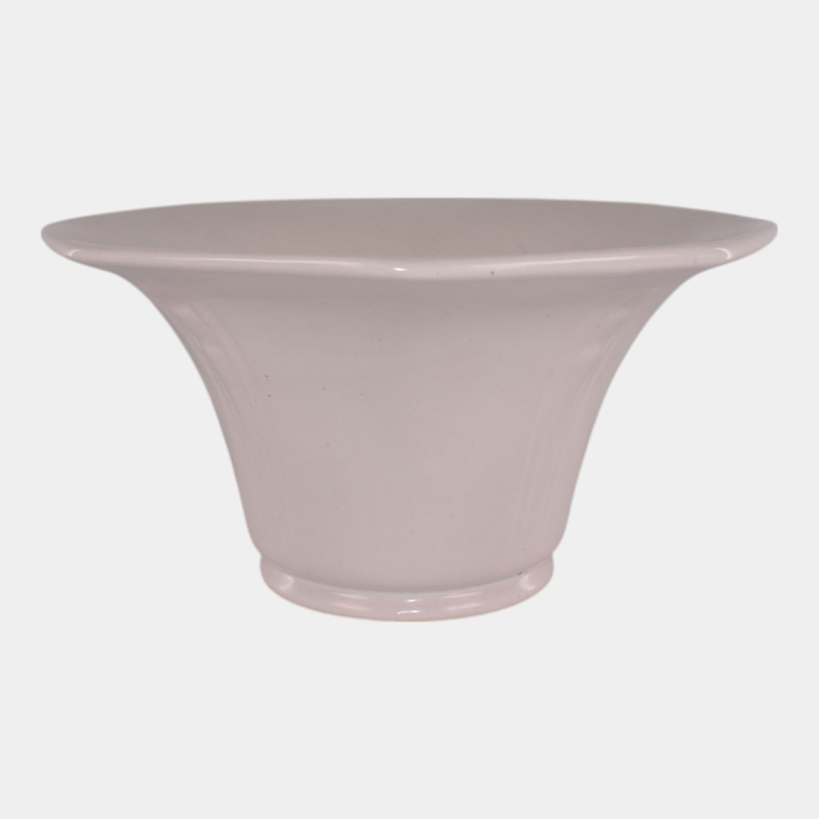 Roseville Pottery Ivory 1932 Russco Art Deco Bowl 260-6: We offer in house shipping on all items. Plus spend $500 on winning bids and your shipping is free. Roseville Pottery Ivory 1932 Russco Art Deco Bowl 260-6 Nice mold and color. Excellent condition. Mi