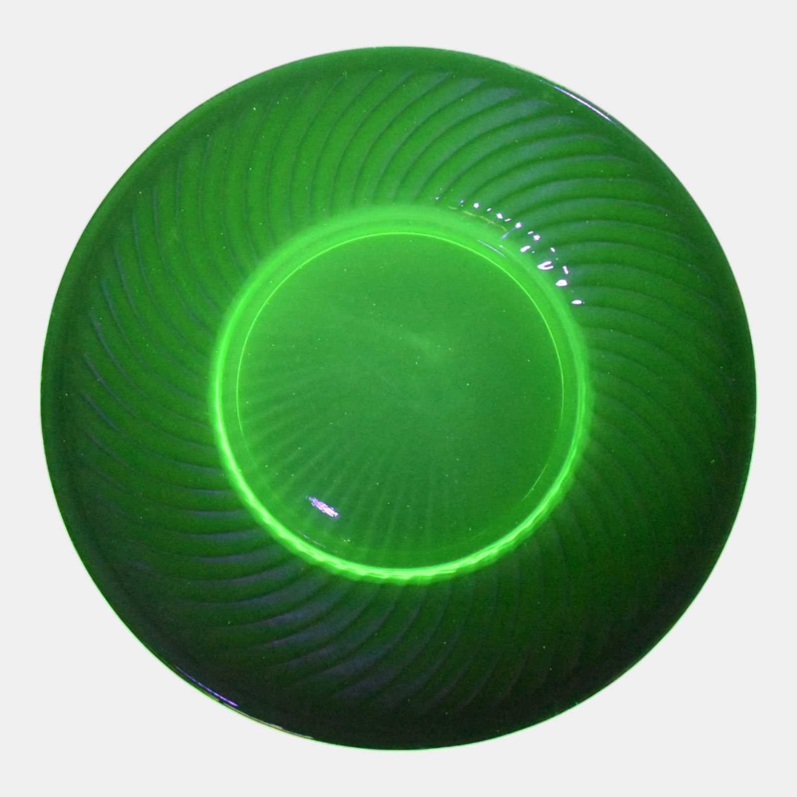 Uranium Green Depression Glass Salad Plates Set Of 8 (1 of 4)