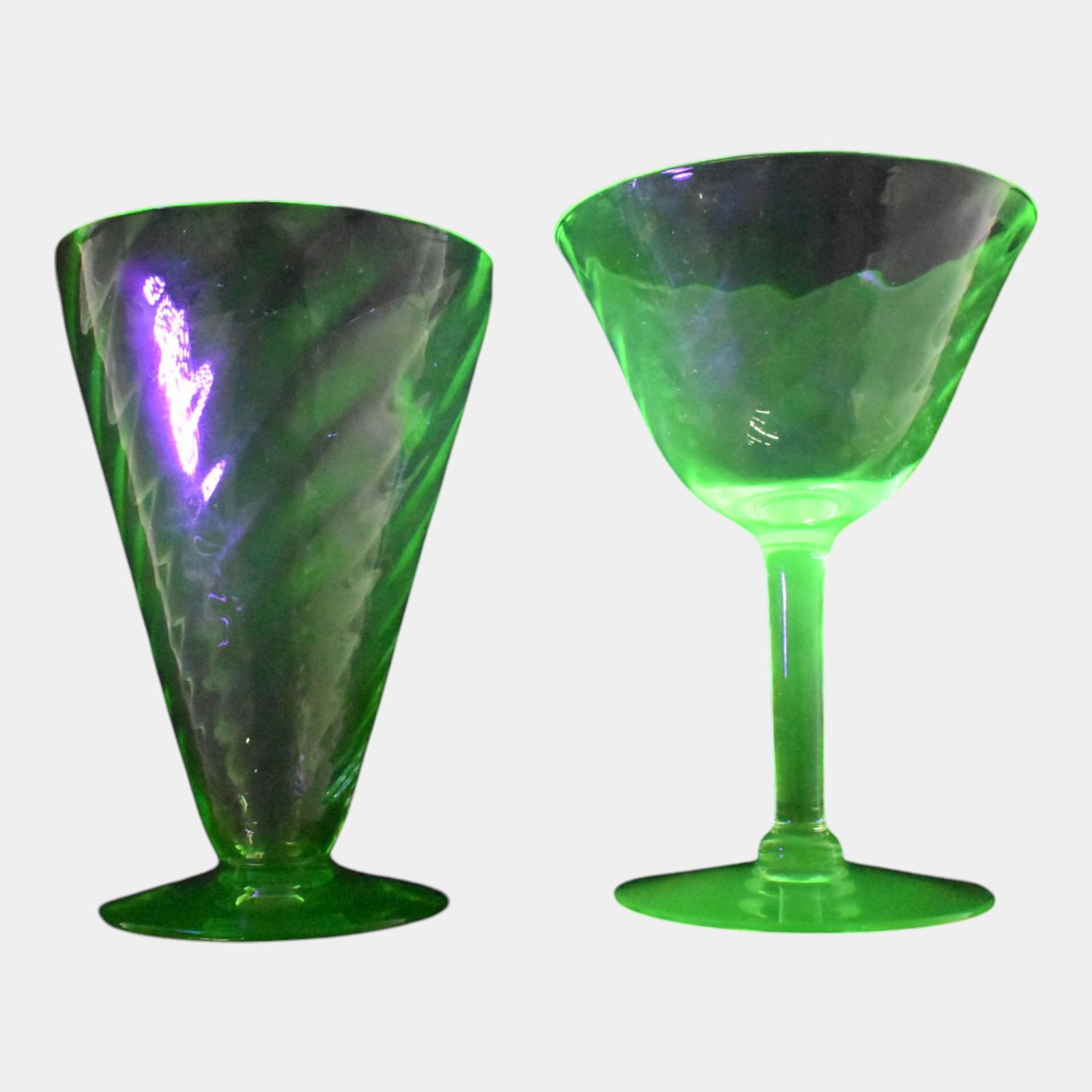 Uranium Green Depression Set Of Glasses: We offer in house shipping on all items. Plus spend $500 on winning bids and your shipping is free. Uranium Green Depression Set Of Glasses Excellent original condition. Each piece glows green under U