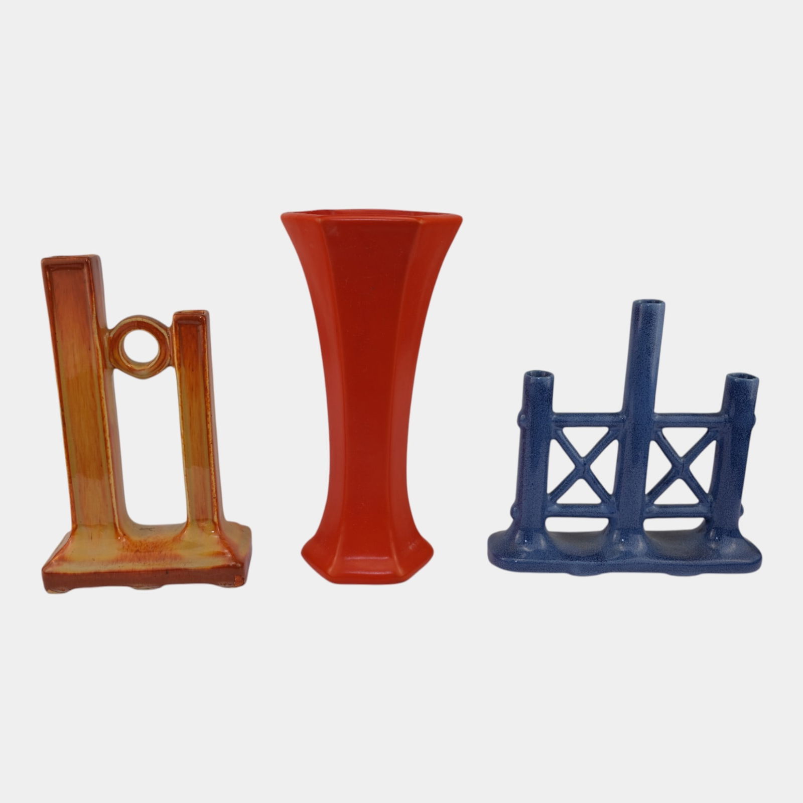 Weller Chengtu Mono Chrome Vintage Art Pottery Ceramic Vases: We offer in house shipping on all items. Plus spend $500 on winning bids and your shipping is free. Weller Chengtu Mono Chrome Vintage Art Pottery Ceramic Vases Excellent condition. Age related wear.B