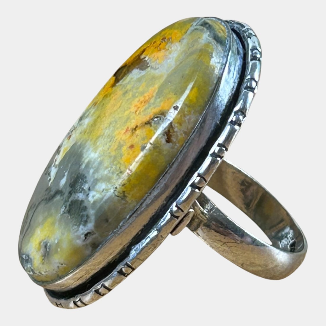 Vintage Handcrafted Sterling Silver Oval Bumblebee Jasper Modernist Ring Sz 6.5: We offer in house shipping on all items. Plus spend $500 on winning bids and your shipping is free. Excellent condition. Signs of use.Item weighs a total of 11.1 grams.