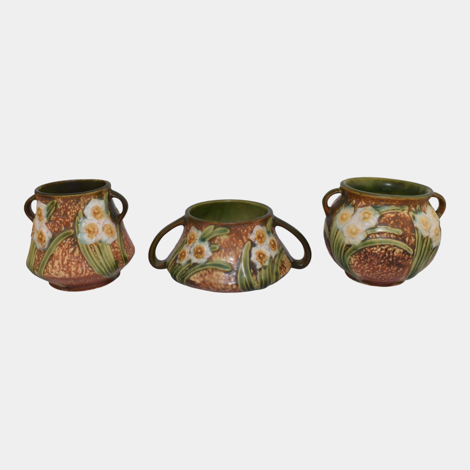 Roseville Jonquil Vintage Art Pottery Ceramic Vases: We offer in house shipping on all items. Plus spend $2000 on winning bids on qualified items and your shipping is free. Roseville Jonquil Vintage Art Pottery Ceramic Vases Nice mold and color. Excell