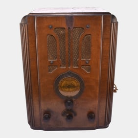 Crosley 1930s Model 635 Wooden Art Deco Tombstone Case Tube Radio