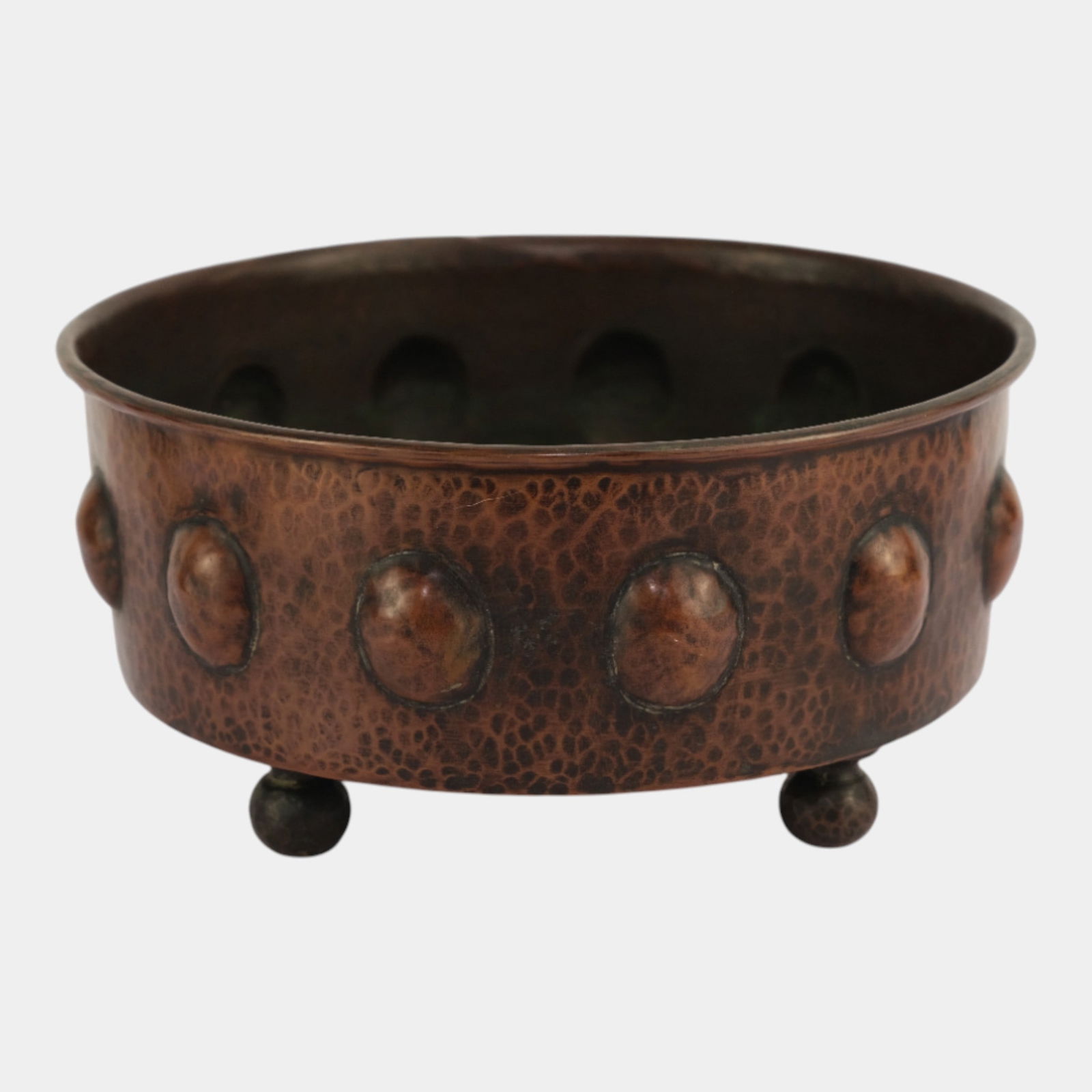 Benedict Studios Arts And Crafts Hammered Copper Footed Ferner With Boss Design (1 of 3)