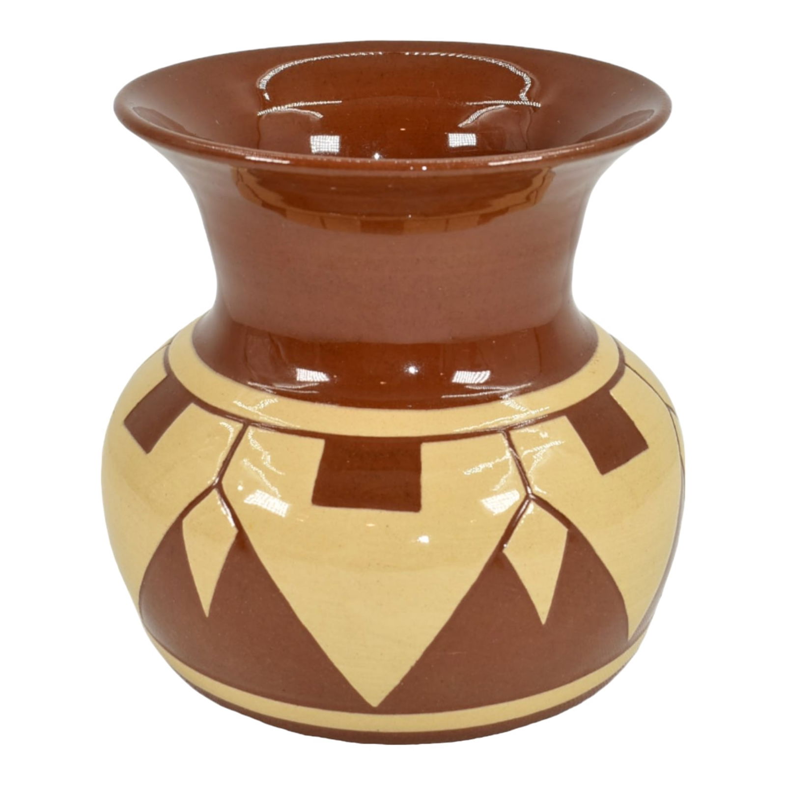Pine Ridge Sioux Dakota Pottery Hand Made Geometric Design Ceramic Vase Irving: Pine Ridge Sioux Dakota Pottery Hand Made Geometric Design Ceramic Vase Irving Nice flaring rim vase with a good Native American design. Excellent original condition. No chips, cracks, damage or repai