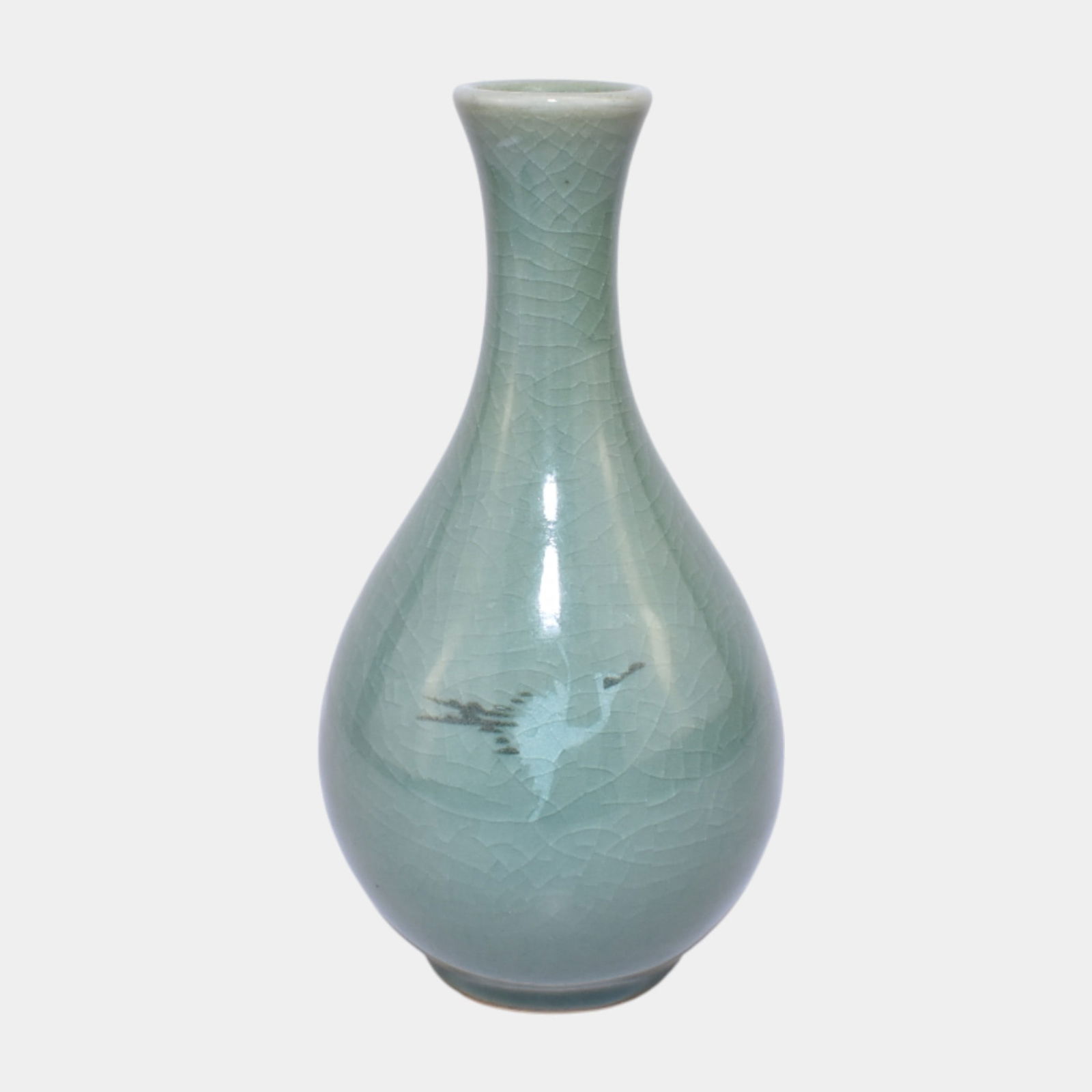 20th Century Korean Vintage Green Celadon Art Pottery Flying Crane Motif Vase: 20th Century Korean Vintage Green Celadon Art Pottery Flying Crane Motif Vase Gracefully balanced and serenely elegant, this Asian-inspired vase features a classic pear-shaped form with slender neck,