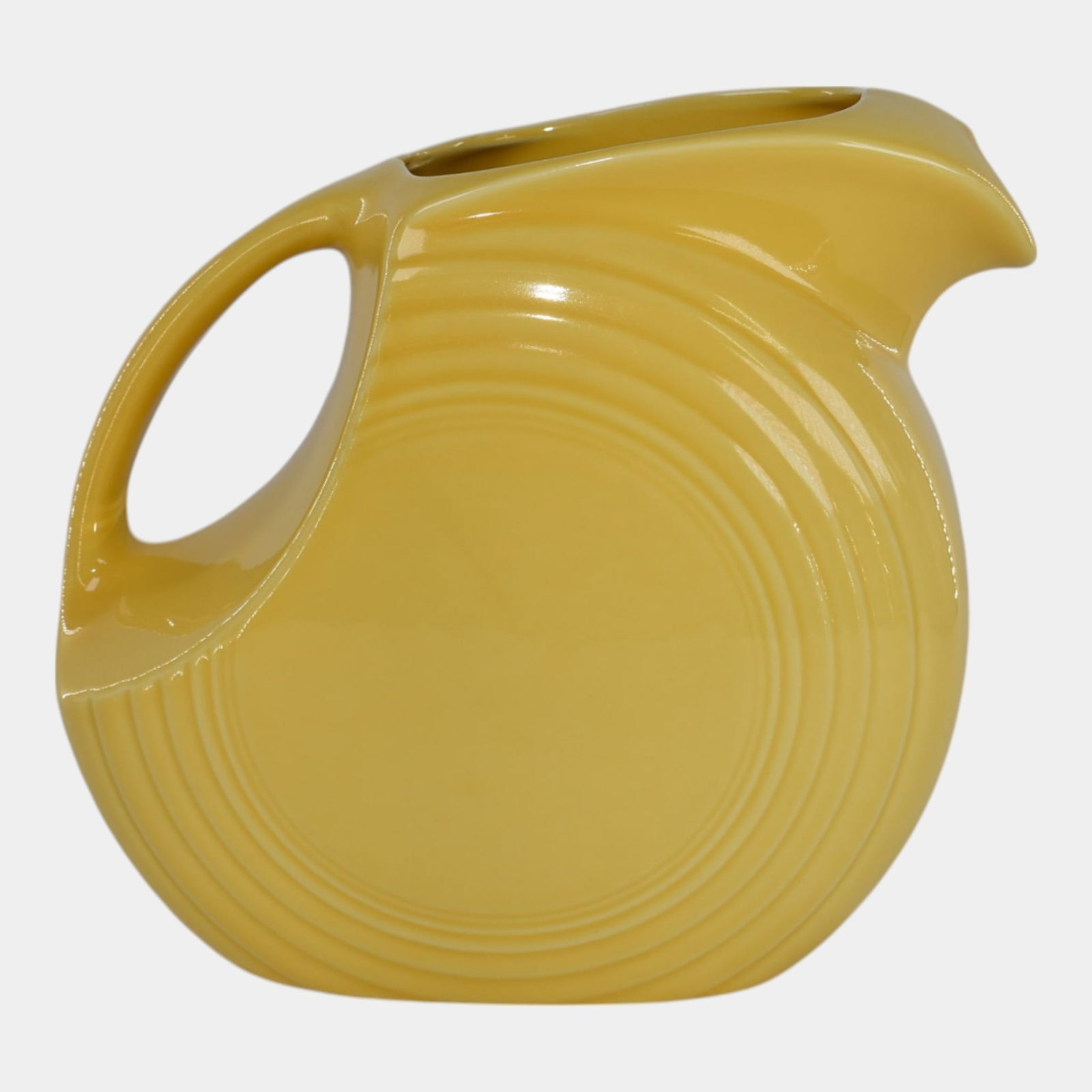 Fiestaware Vintage Art Pottery Yellow Ceramic Pitcher: Professional, fast, and affordable in house shipping available for all items. Fiestaware Vintage Art Pottery Yellow Ceramic Pitcher Excellent original condition. No chips, cracks, damage or repair of
