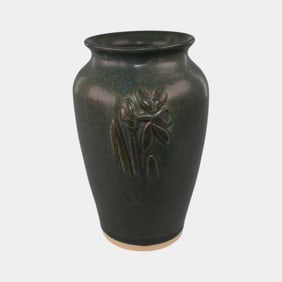 Door Pottery 2007 Matte Green Art Pottery Daffodil Commemorative Vase