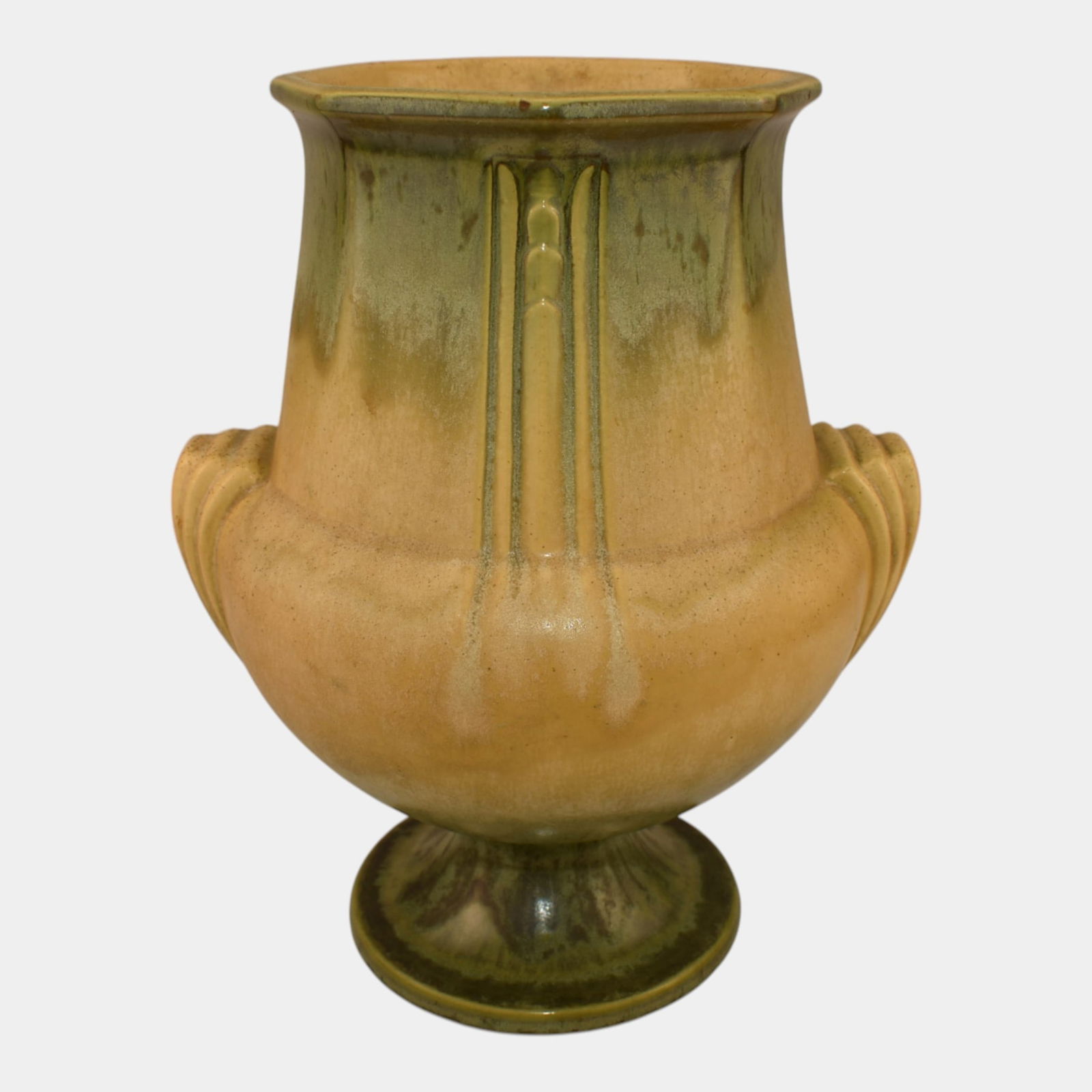 Roseville Russco Green Gold 1934 Vintage Art Deco Pottery Ceramic Vase 109-8: Professional, fast, and affordable in house shipping available for all items. Roseville Russco Green Gold 1934 Vintage Art Deco Pottery Ceramic Vase 109-8 Nice mold and color. Excellent original