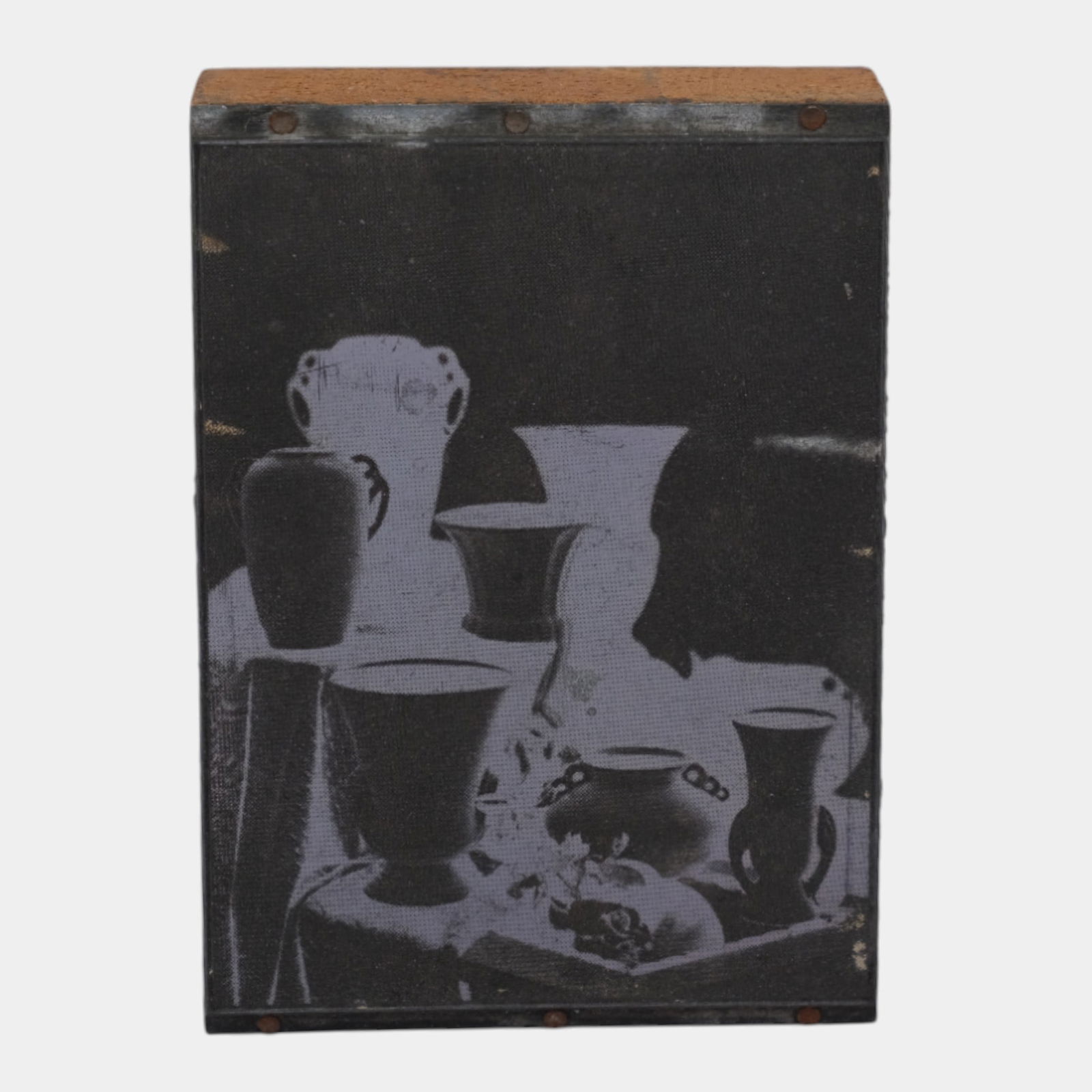 Monmouth Western Stoneware 1924-1927 Catalog Wood Block Stamp: Professional, fast, and affordable in house shipping available for all items. Monmouth Western Stoneware 1924-1927 Catalog Wood Block Stamp Excellent condition. Stamp is 3 1/2" tall and 2 1/2" wide.