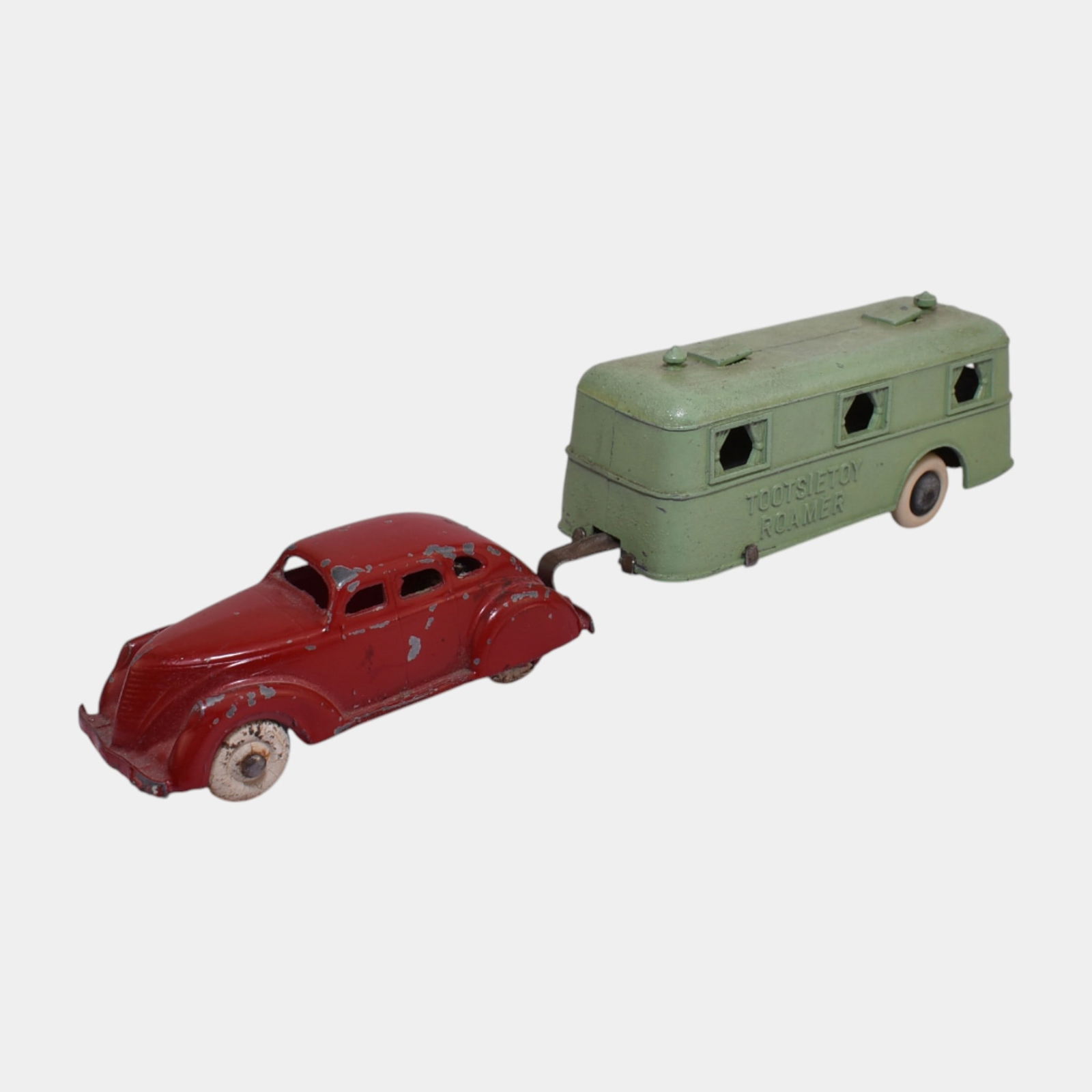 Hubley USA 1930s Red Lincoln Zephry Car With Tootsie Toy Green Roamer Trailer (1 of 3)