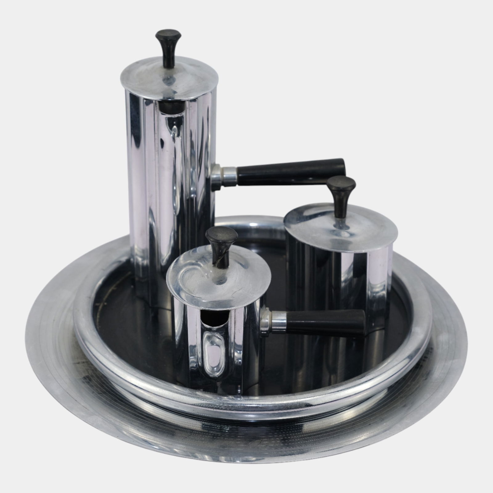 Walter Von Nessen For Chase 1930s Art Deco Chrome Bakelite Coffee Service Set: We offer affordable in-house shipping on all items. Walter Von Nessen For Chase 1930s Art Deco Chrome Bakelite Coffee Service Set Commanding and architectural, this Art Deco coffee service by Walter