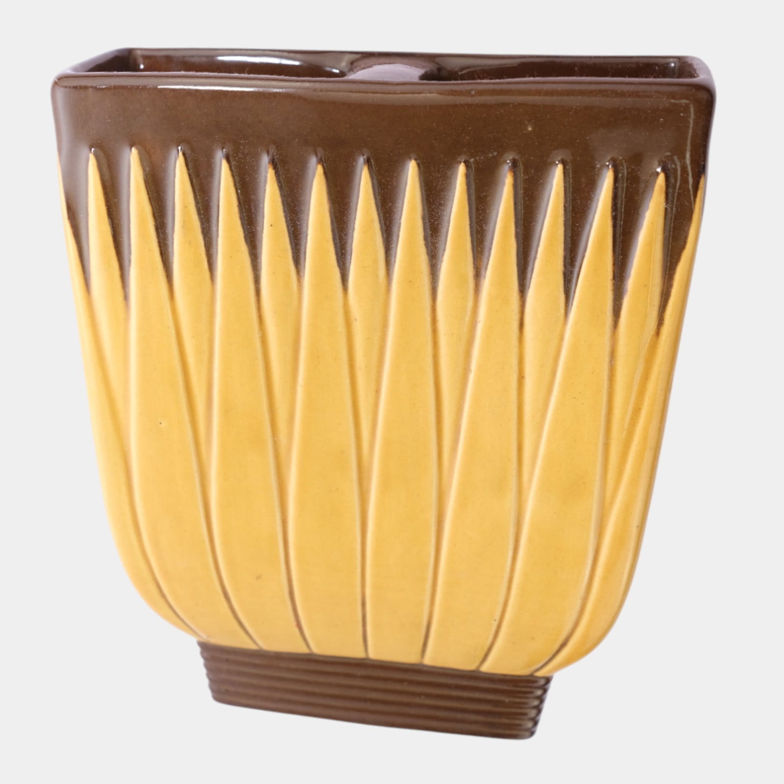 Roseville Lotus Brown 1952 Mid Century Modern Pottery Ceramic Wall Pocket L8-7: We offer affordable in-house shipping on all items. Roseville Lotus Brown 1952 Mid Century Modern Pottery Ceramic Wall Pocket L8-7 A mid-century Roseville Pottery wall pocket from the Lotus line, int