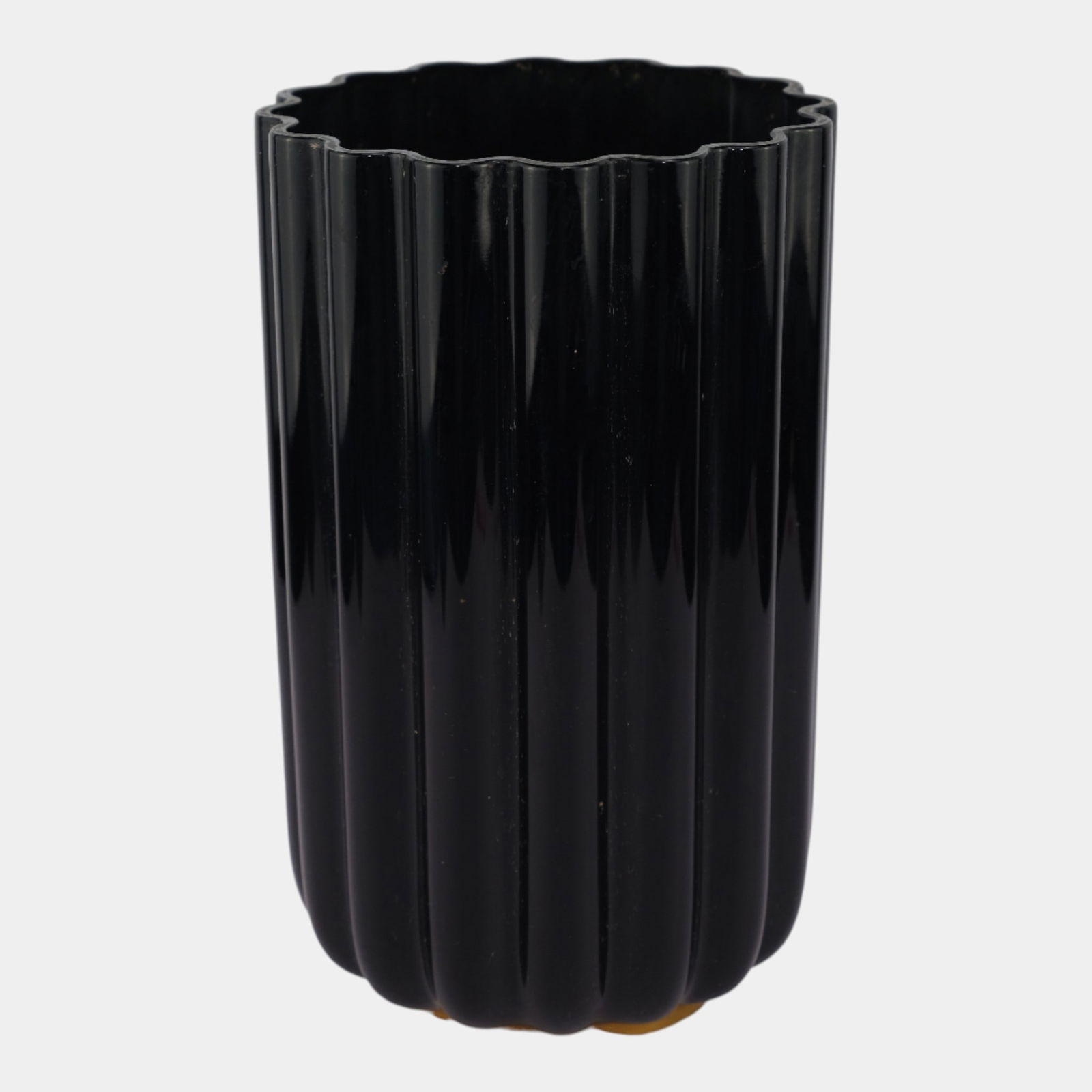 George Sakier For Fostoria Glass 1928 Art Deco Black Vertical Ribbed Lotus Vase: We offer affordable in-house shipping on all items. George Sakier For Fostoria Glass 1928 Art Deco Black Vertical Ribbed Lotus Vase Sleekly dramatic and vertically rhythmic, this Art Decoâ€“e